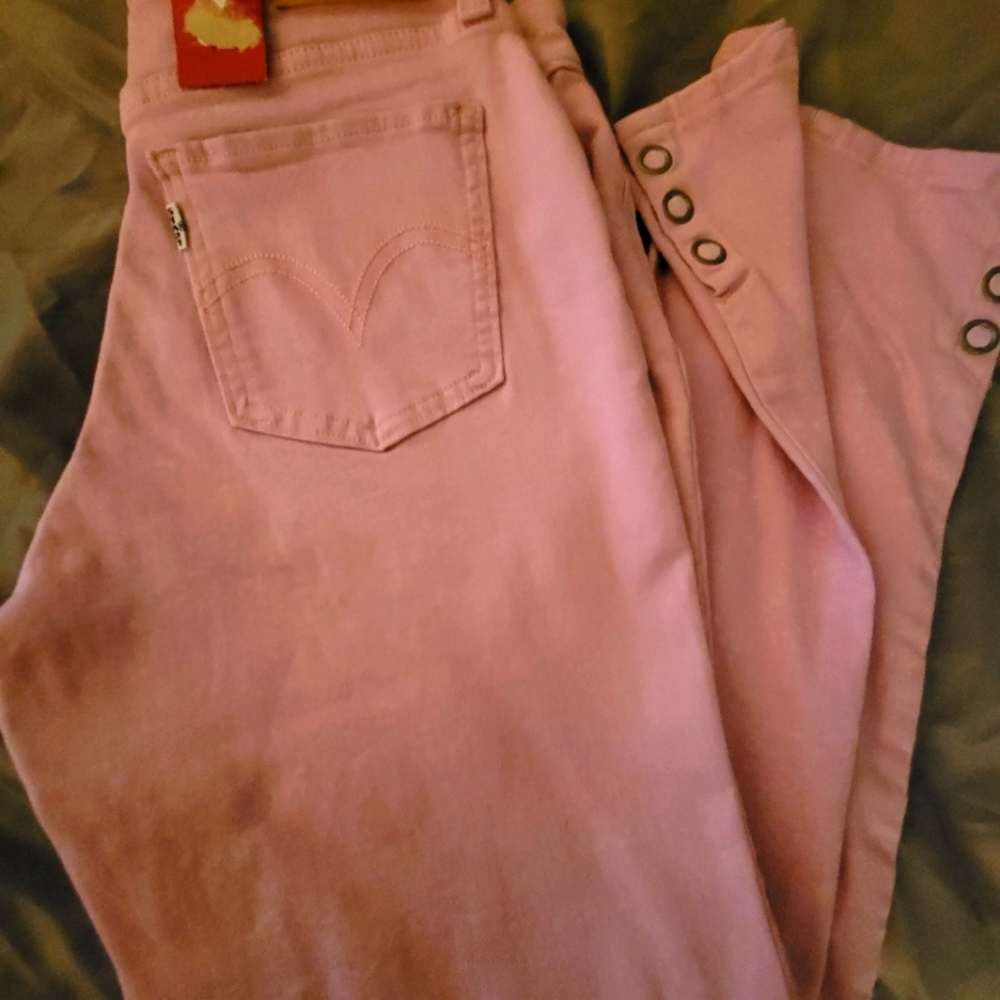 Women Levi's